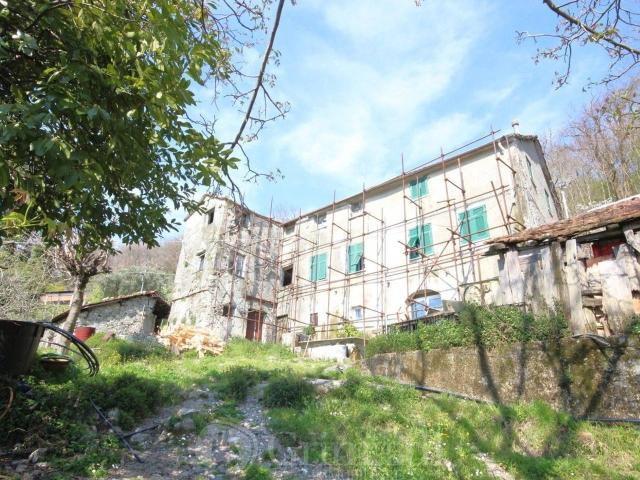 Villa Indipendente in vendita a Val Polcevera, Serra Riccò