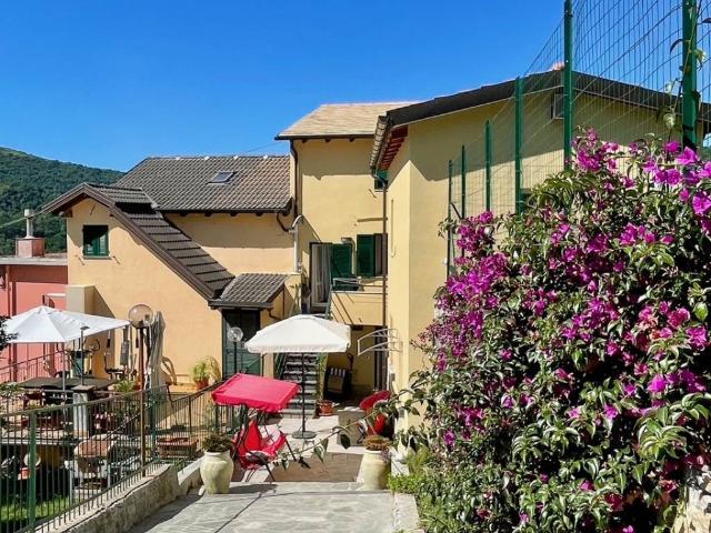 Villa Indipendente in vendita a Levante, Serra Riccò