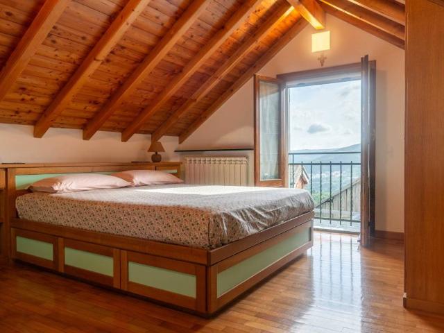 Villa Indipendente in vendita a Media Val Bisagno, Serra Riccò