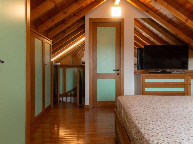 Villa Indipendente in vendita a Media Val Bisagno, Serra Riccò