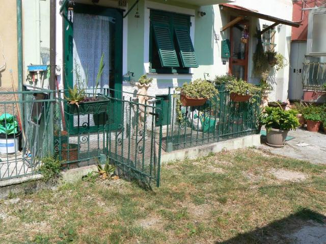 Villa Indipendente in vendita a Media Val Bisagno, Serra Riccò