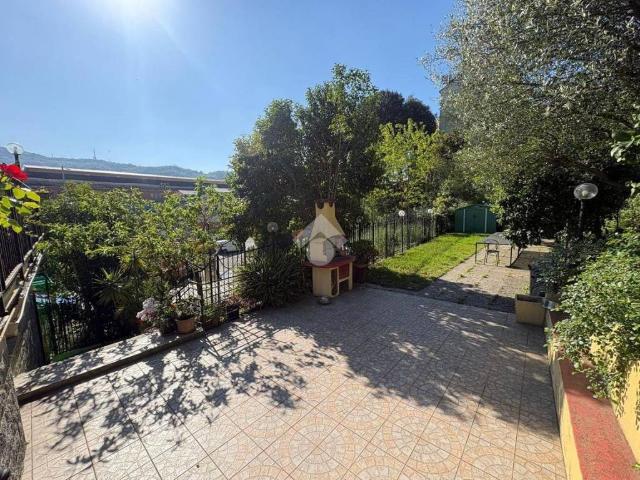 Villa Indipendente in vendita a Medio Ponente, Serra Riccò
