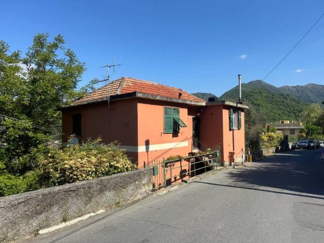 Villa Indipendente in vendita a Media Val Bisagno, Serra Riccò
