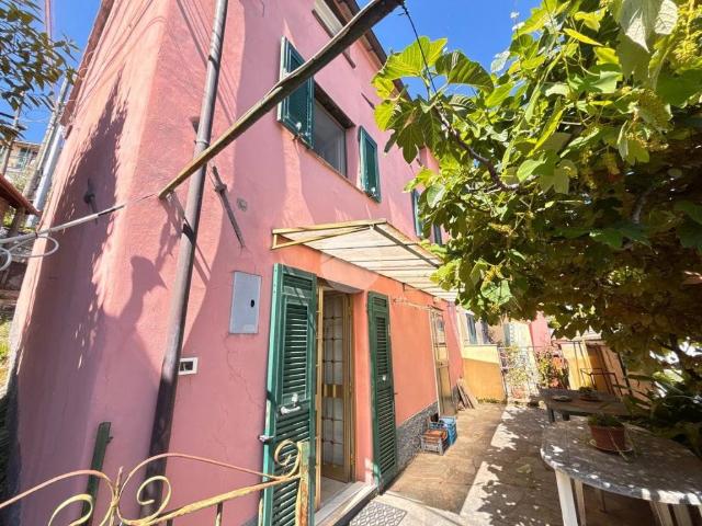 Villa Indipendente in vendita a Levante, Serra Riccò