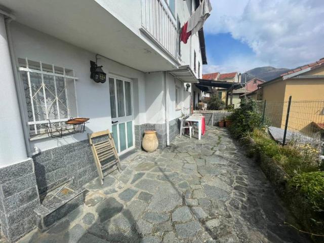 Villa Indipendente in vendita a Media Val Bisagno, Serra Riccò