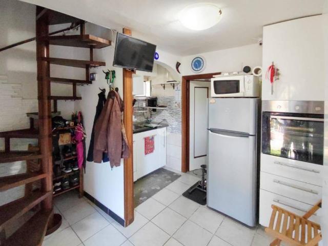 Villa Indipendente in vendita a Val Polcevera, Serra Riccò