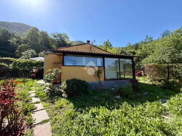 Villa Indipendente in vendita a Media Val Bisagno, Serra Riccò