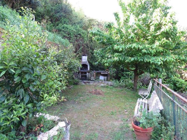 Villa Indipendente in vendita a Bassa Val Bisagno, Serra Riccò