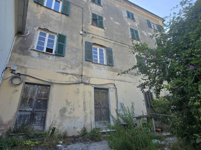 Villa Indipendente in vendita a Val Polcevera, Serra Riccò