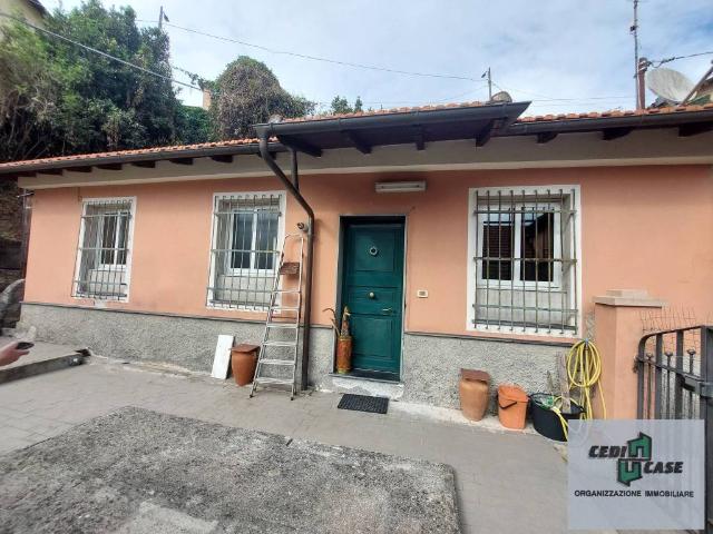 Villa Indipendente in vendita a Struppa, Genova