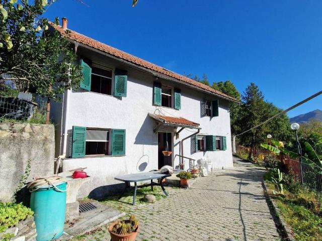 Villa Indipendente in vendita a Val Polcevera, Serra Riccò