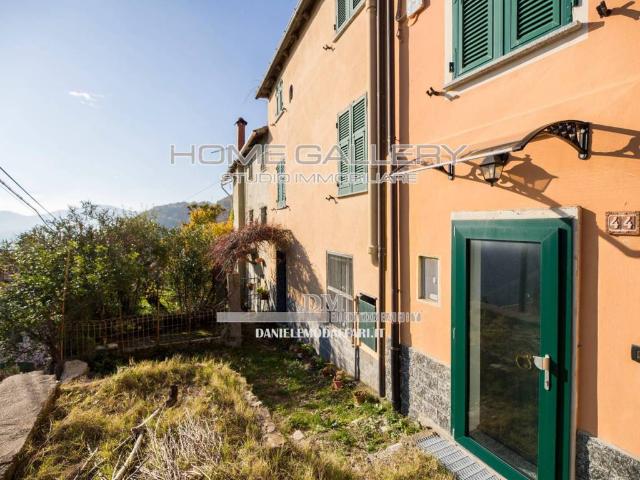 Villa Indipendente in vendita a Media Val Bisagno, Serra Riccò