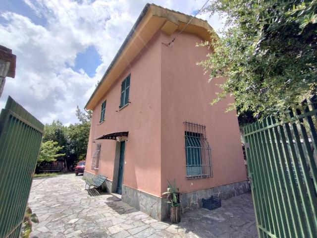 Villa Indipendente in vendita a Val Polcevera, Serra Riccò