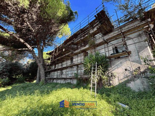 Villa Indipendente in vendita a Centro Ovest, Serra Riccò