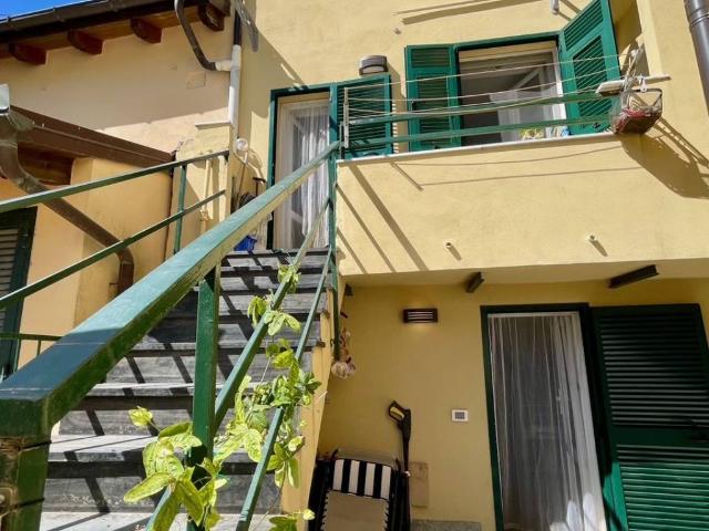Villa Indipendente in vendita a Levante, Serra Riccò