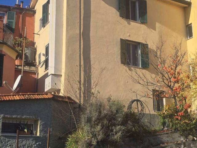 Villa Indipendente in vendita a Medio Ponente, Serra Riccò