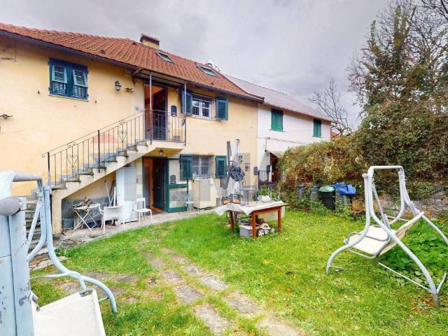 Villa Indipendente in vendita a Val Polcevera, Serra Riccò
