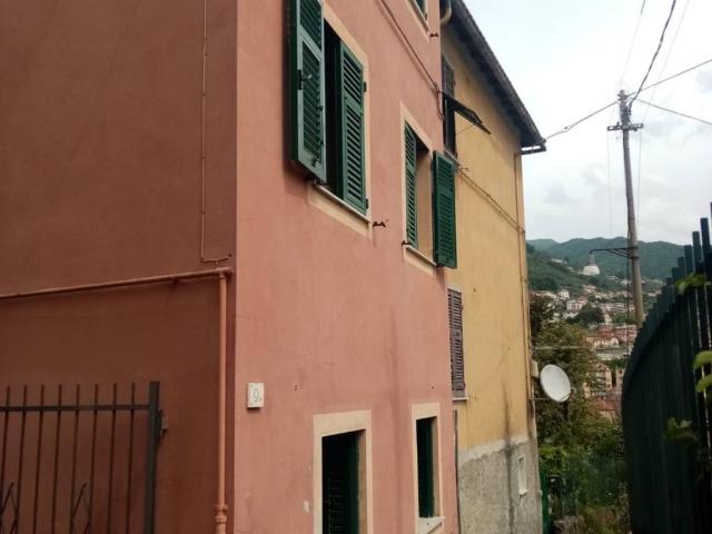 Villa Indipendente in vendita a Media Val Bisagno, Serra Riccò