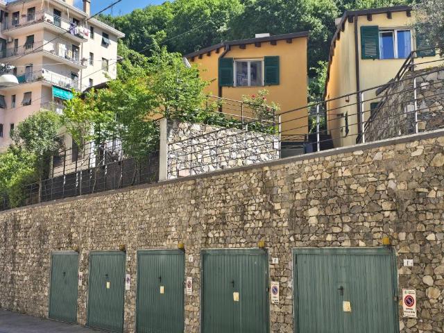 Villa Indipendente in vendita a Media Val Bisagno, Serra Riccò