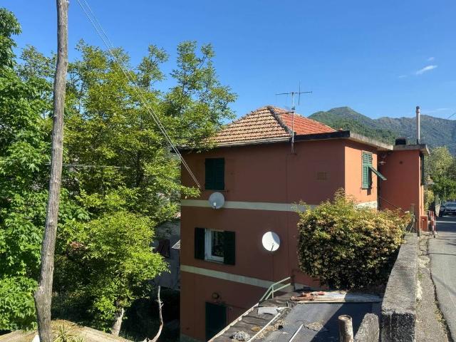 Villa Indipendente in vendita a Media Val Bisagno, Serra Riccò