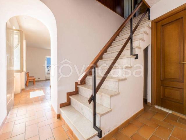 Villa Indipendente in vendita a Media Val Bisagno, Serra Riccò