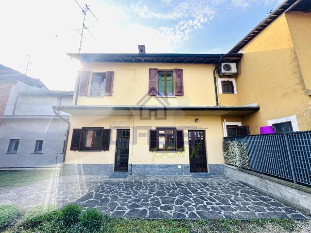 Villa Indipendente in vendita a Gerenzago, Pavia