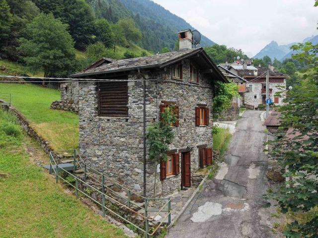 Villa Indipendente in vendita a Gerola Alta, Lombardia