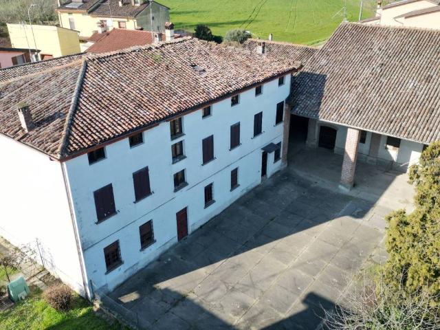 Villa Indipendente in vendita a Gerre De' Caprioli, Lombardia