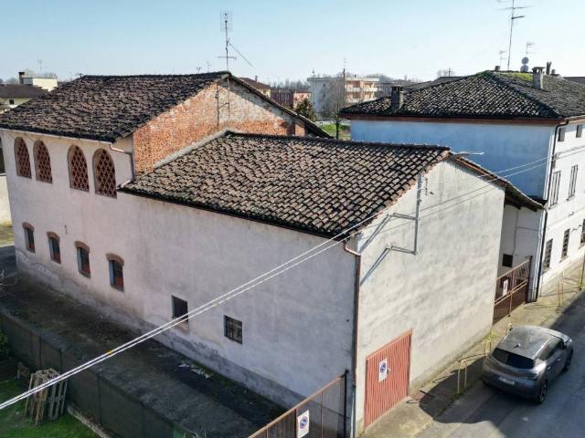 Villa Indipendente in vendita a Gerre De' Caprioli, Lombardia