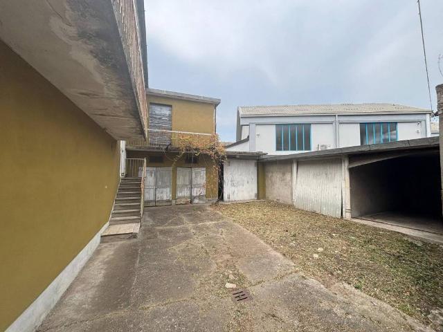 Villa Indipendente in vendita a Gessate, Lombardia