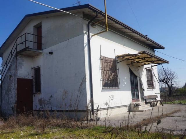 Villa Indipendente in vendita a Ghedi, Lombardia