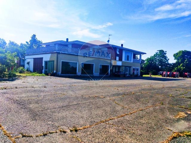 Villa Indipendente in vendita a Piemonte, Vercelli
