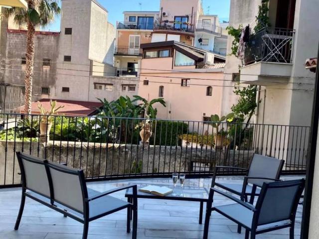 Villa Indipendente in vendita a Chianchitta, Giardini Naxos