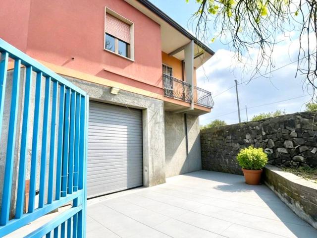 Villa Indipendente in vendita a Giarre, Sicilia