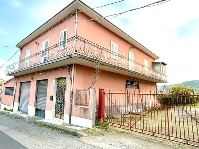 Villa Indipendente in vendita a Macchia, Giarre