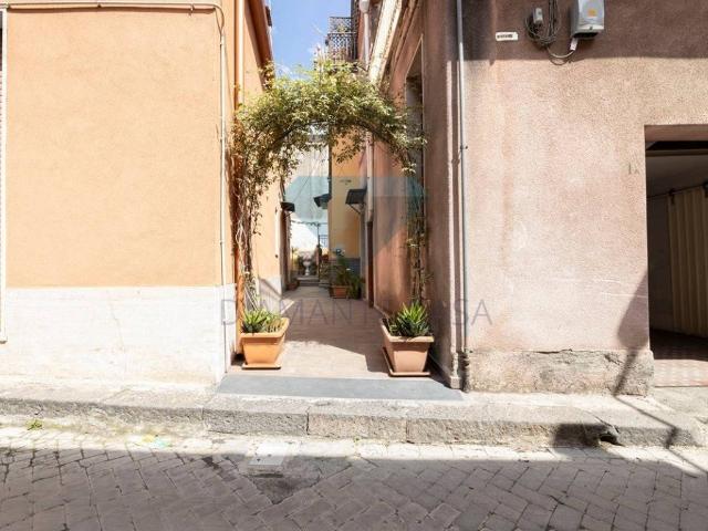 Villa Indipendente in vendita a Giarre, Sicilia