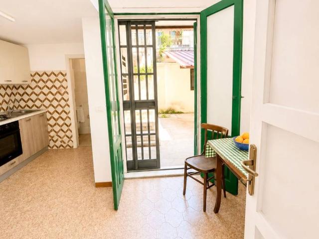 Villa Indipendente in vendita a Giarre, Sicilia