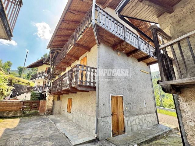 Villa Indipendente in vendita a Prese Damon, Piemonte