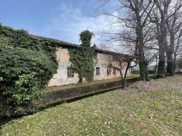 Villa Indipendente in vendita a Cusignana, Giavera Del Montello