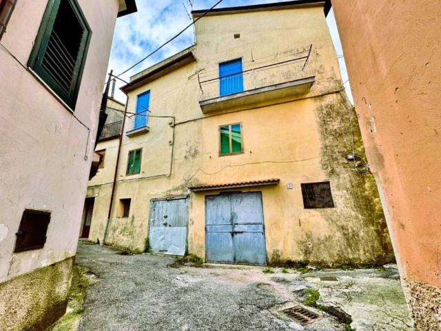 Villa Indipendente in vendita a Giffoni Valle Piana, Campania