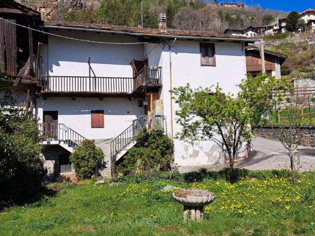 Villa Indipendente in vendita a Gignod, Aosta