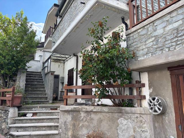 Villa Indipendente in vendita a Gignod, Aosta