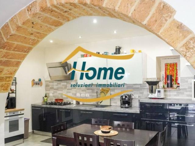 Villa Indipendente in vendita a Gioia del Colle, Bari