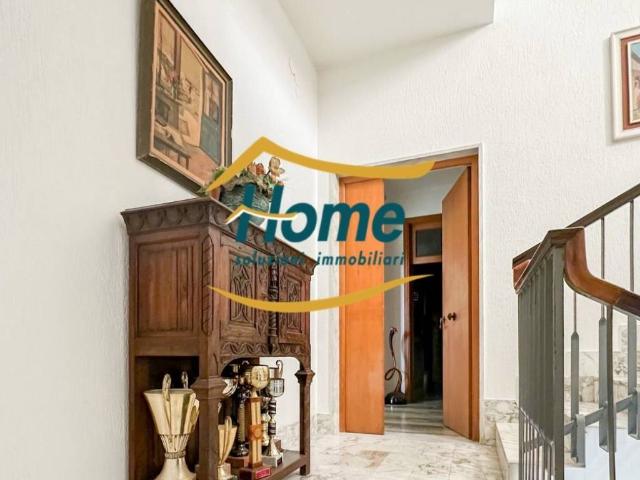 Villa Indipendente in vendita a Gioia del Colle, Bari