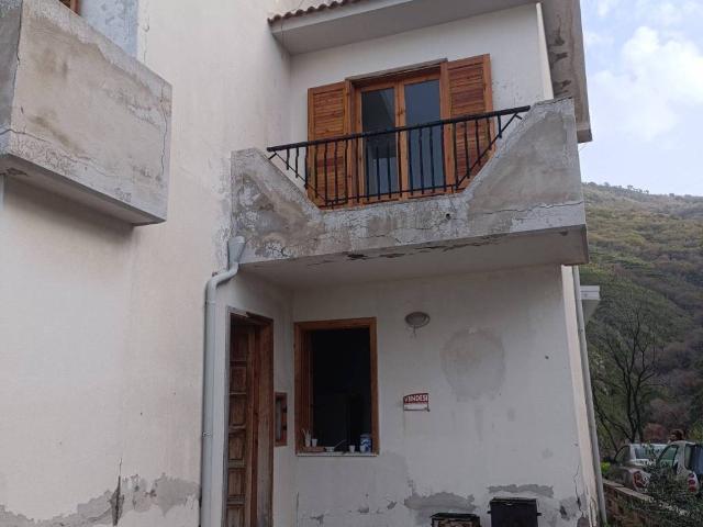 Villa Indipendente in vendita a Gioiosa Marea, Sicilia