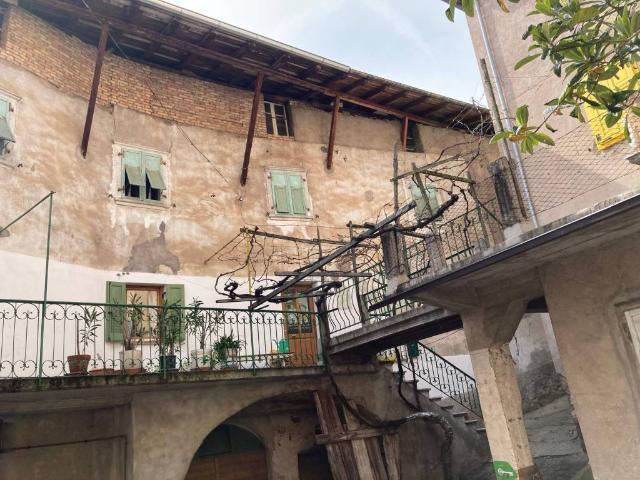 Villa Indipendente in vendita a Comunità della Valle di Cembra, Giovo