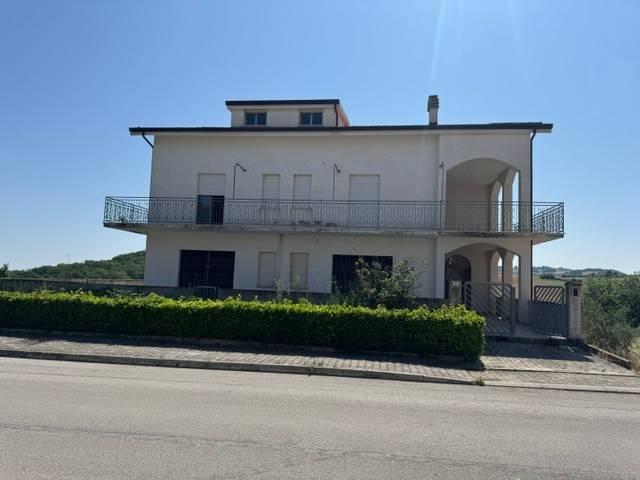 Villa Indipendente in vendita a Collepizzuto, Gissi