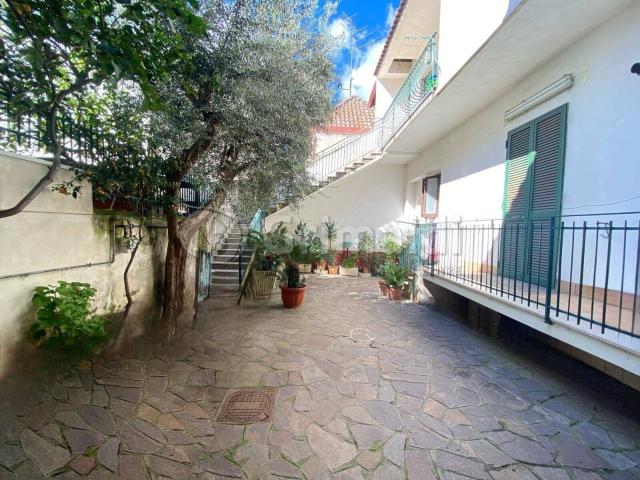 Villa Indipendente in vendita a Giugliano In Campania, Campania