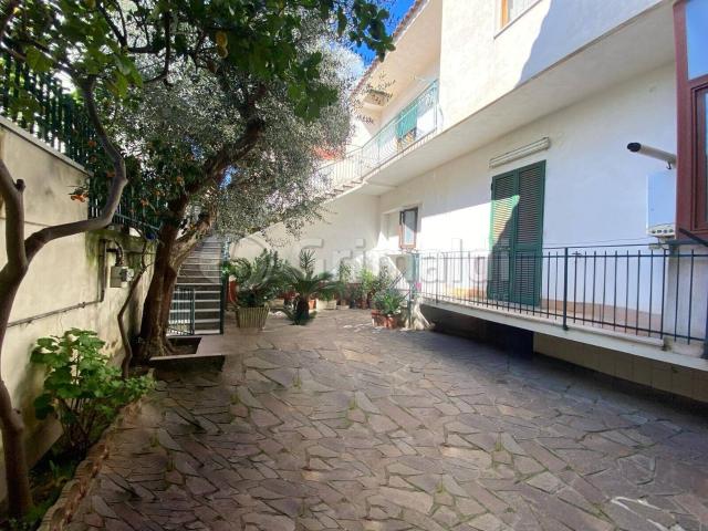 Villa Indipendente in vendita a Giugliano In Campania, Campania