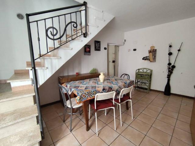 Villa Indipendente in vendita a Giuliano Di Roma, Lazio